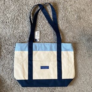 Vineyard Vines Canvas Tote 🤍